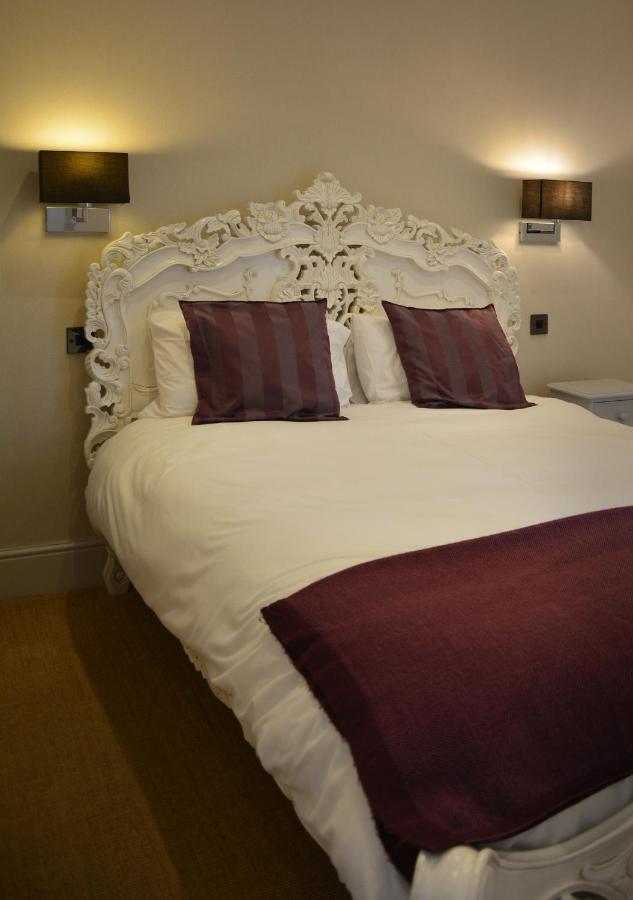 The Bell Shifnal Hotel Екстериор снимка